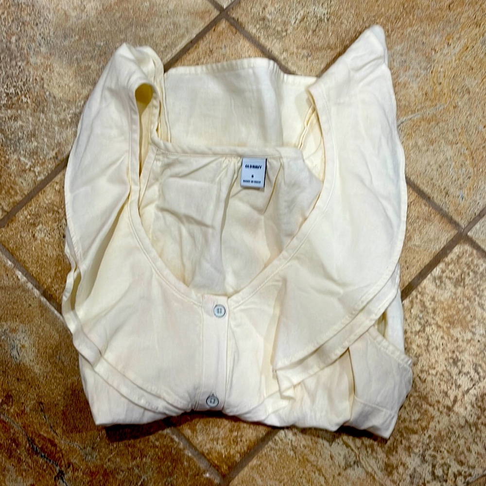 Sleeveless blouse